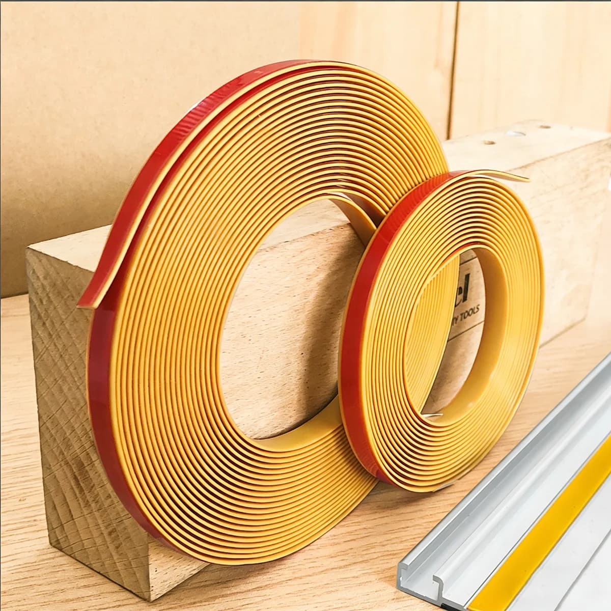 Prozorna zaščitna letev proti razcepu širine 10 mm, rolada 4/8 m